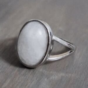 Moonstone Sterling Silver Ival Cabochon Ring size 6.5
